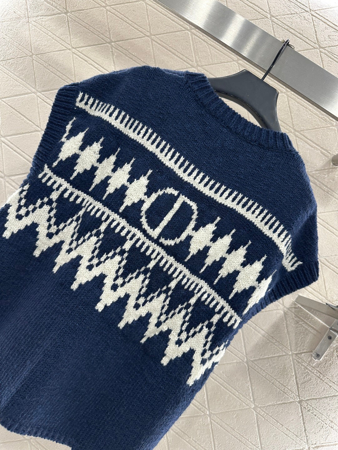 Jacquard knitted vest