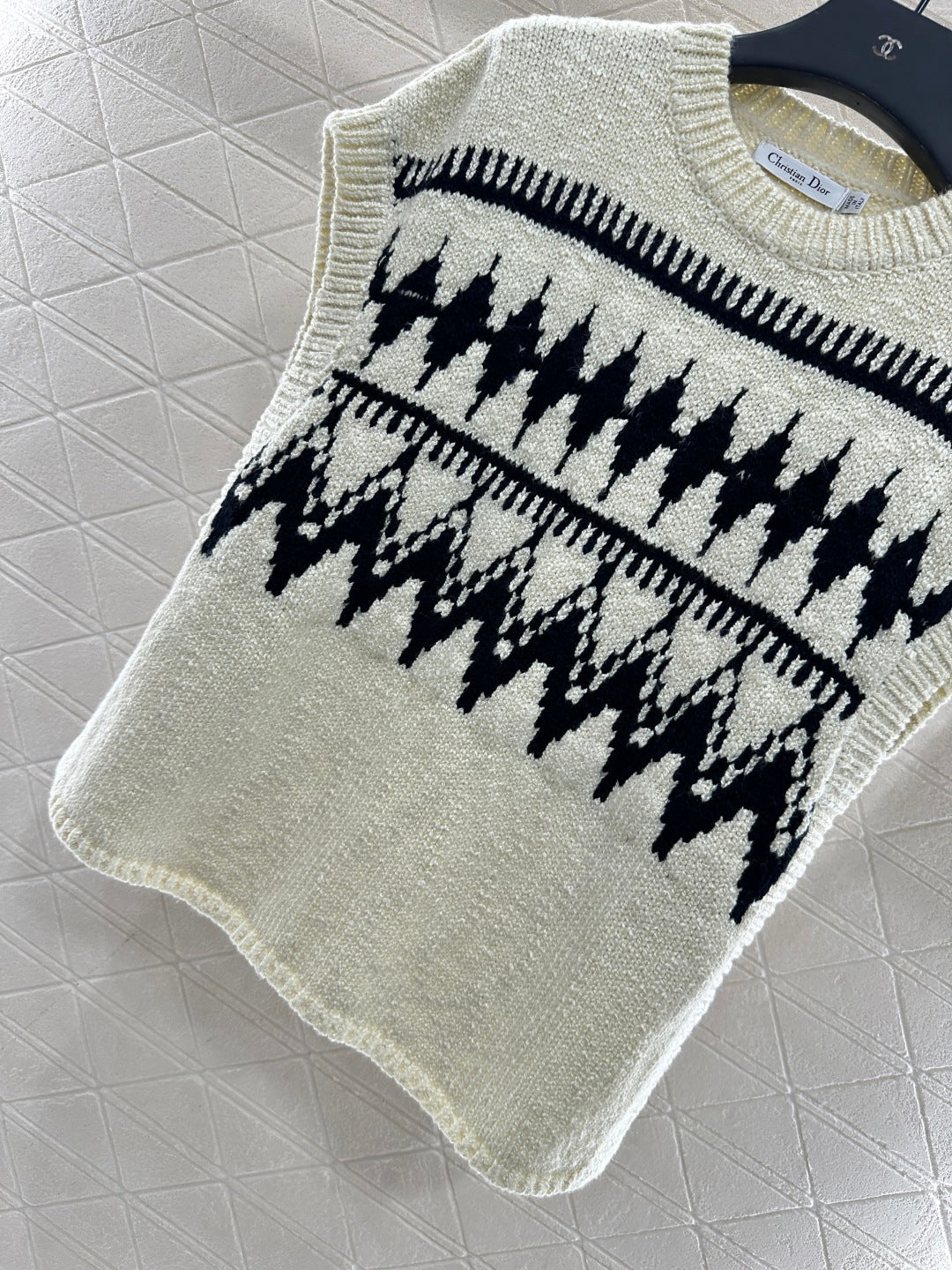 Jacquard knitted vest