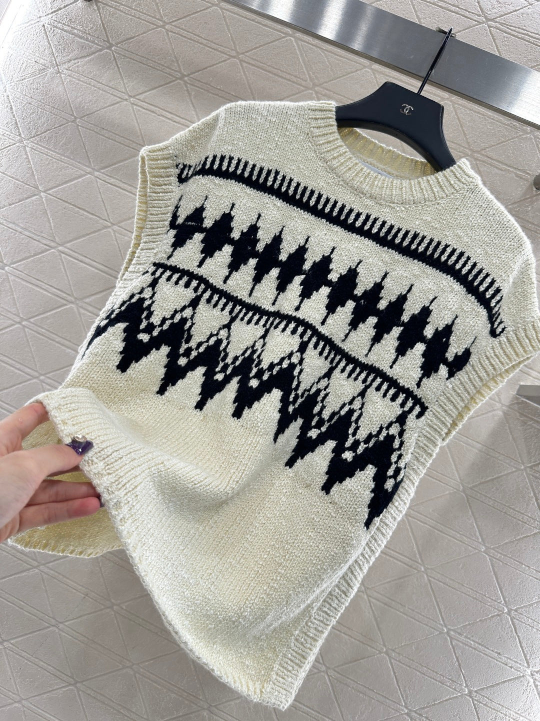 Jacquard knitted vest