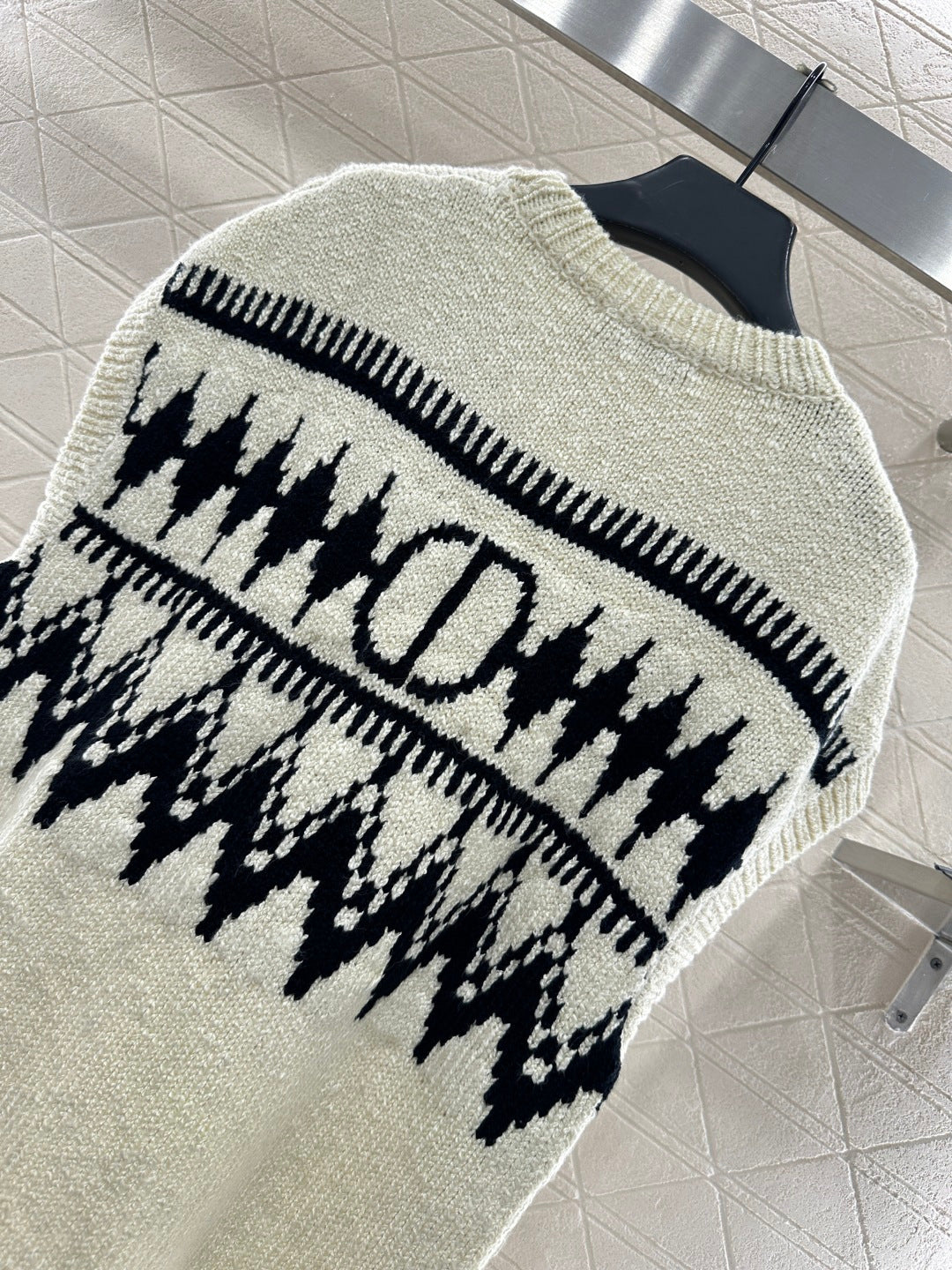 Jacquard knitted vest