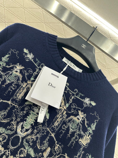 Embroidered knitted pullover sweater