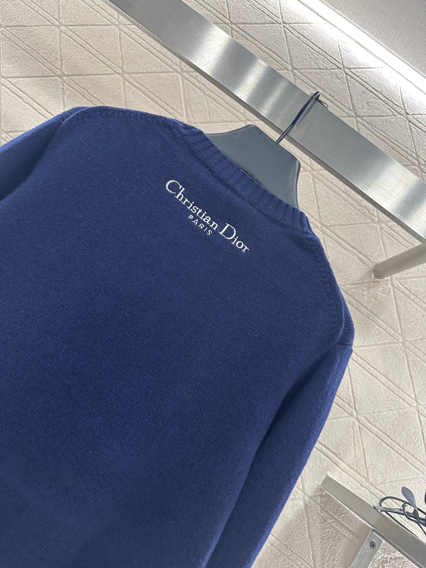 Embroidered knitted pullover sweater