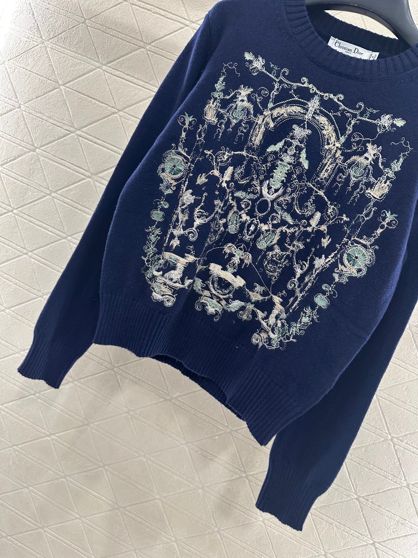 Embroidered knitted pullover sweater