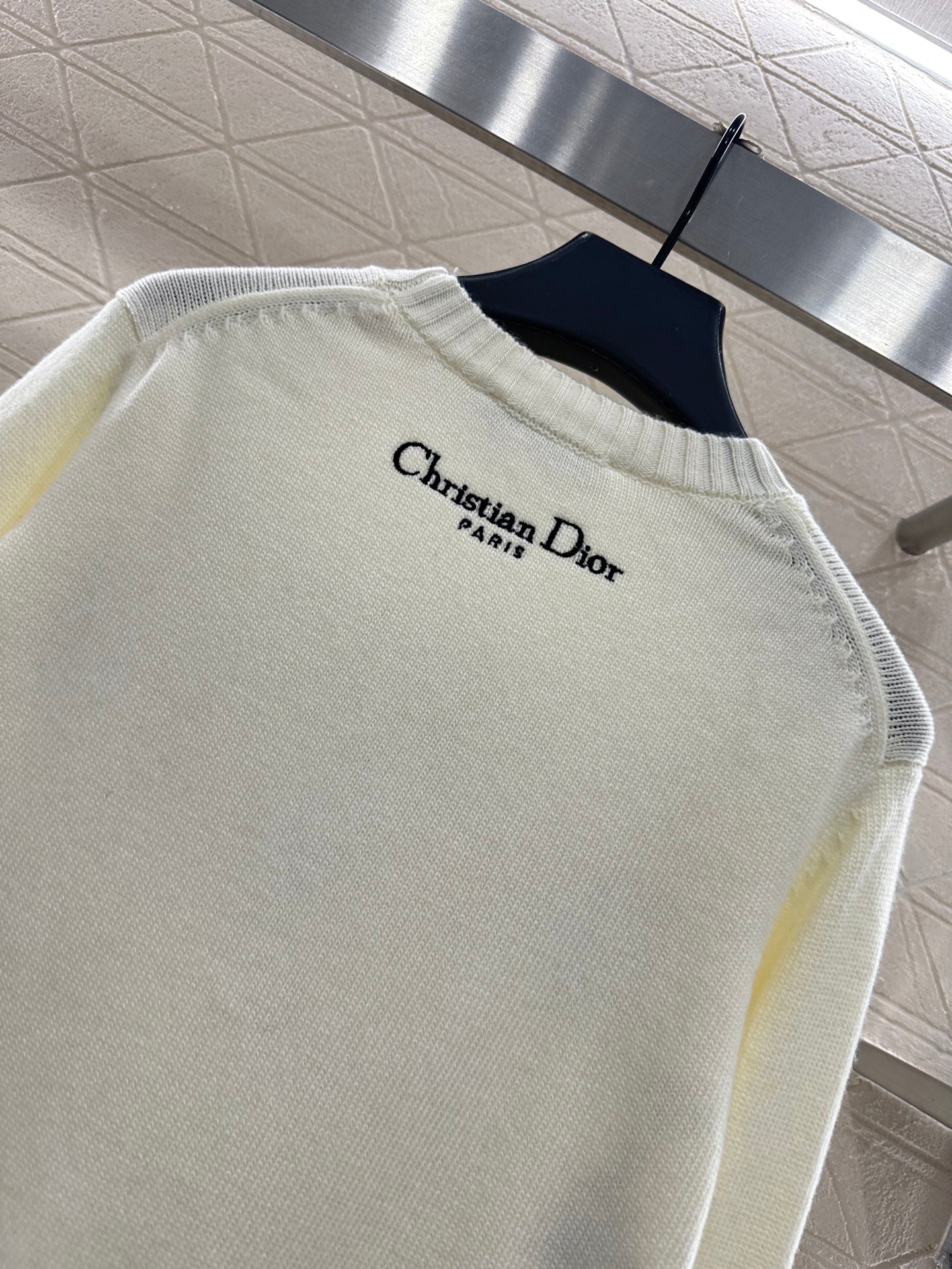 Embroidered knitted pullover sweater