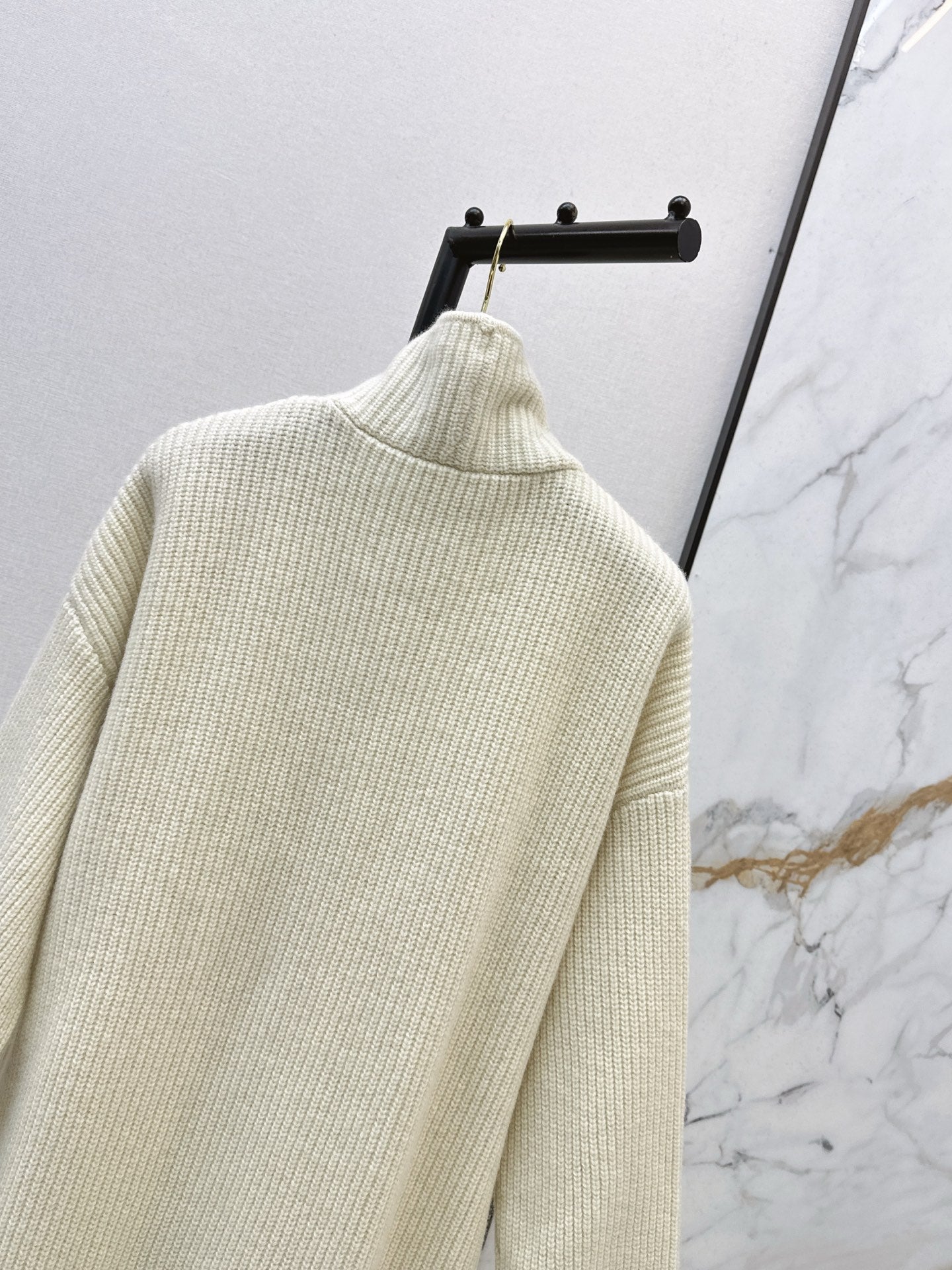 Lazy long knitted coat