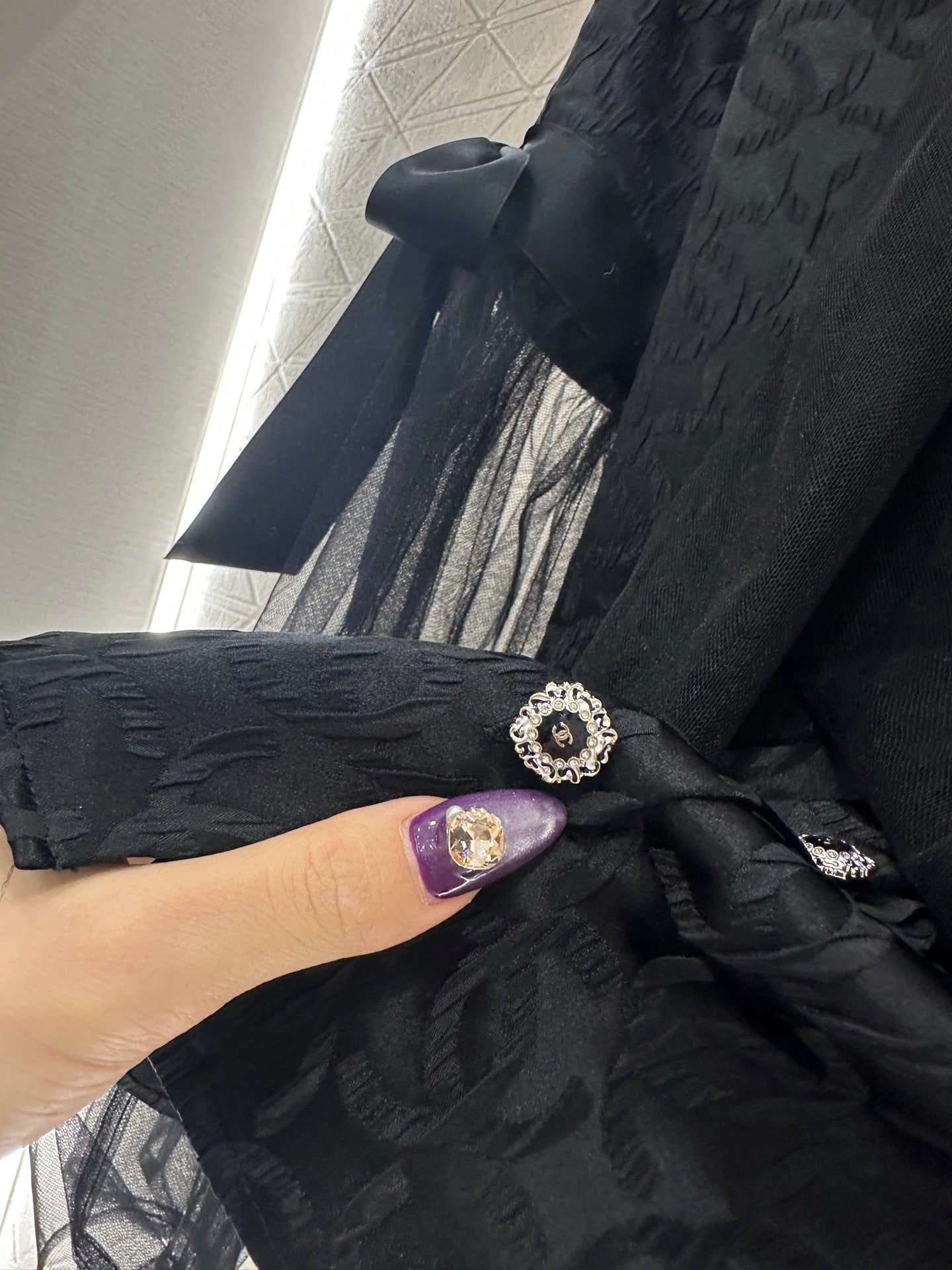 Round neck jacquard bow spliced top