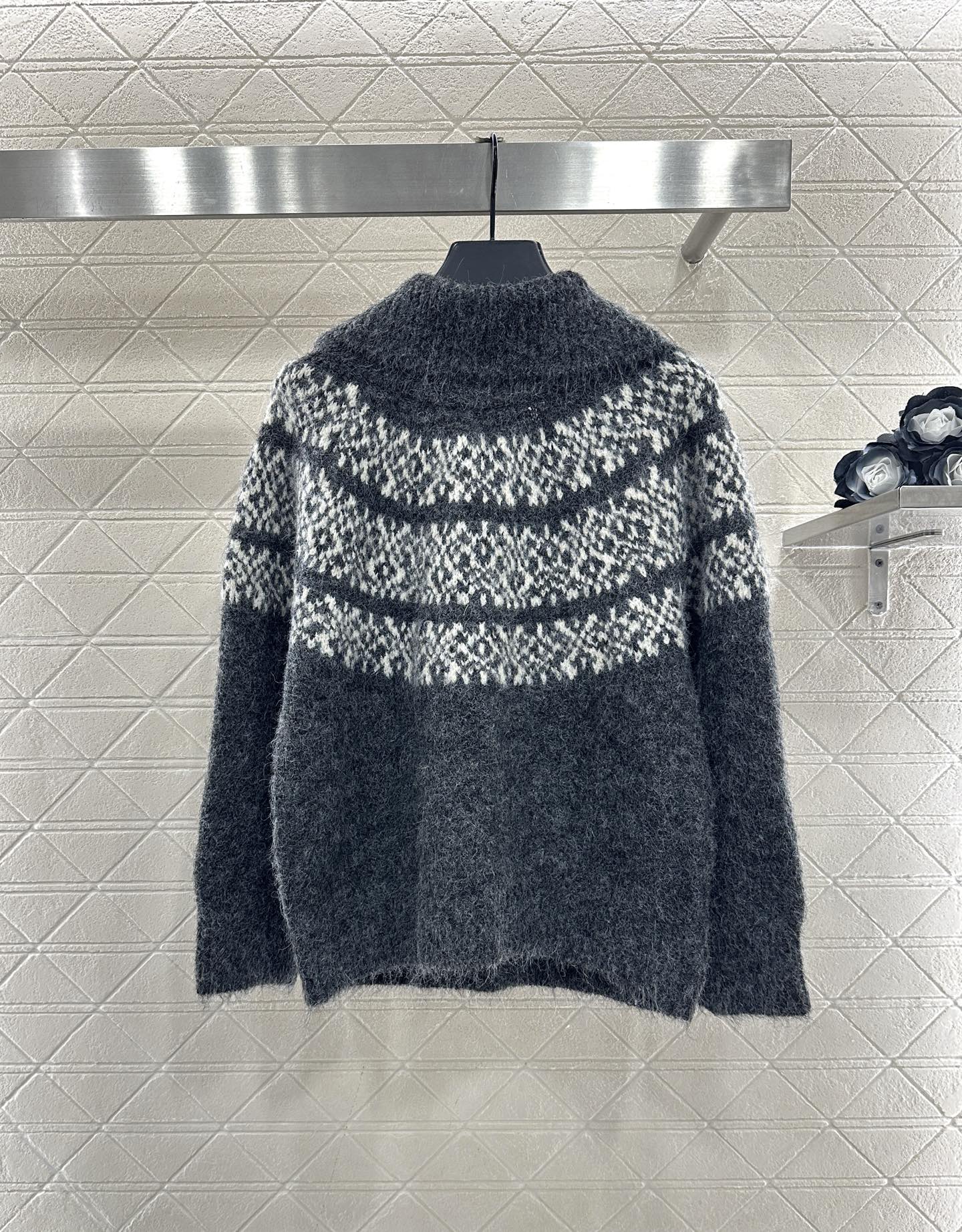 Half open collar pullover sweater