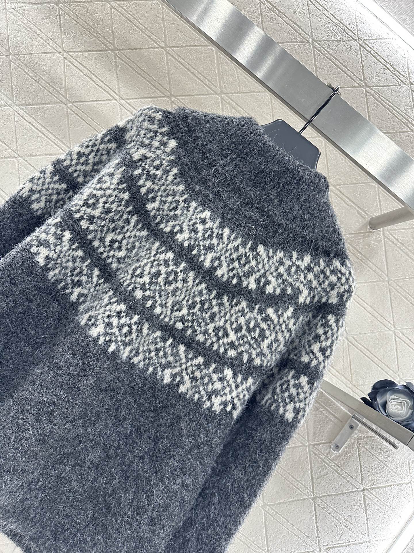 Half open collar pullover sweater