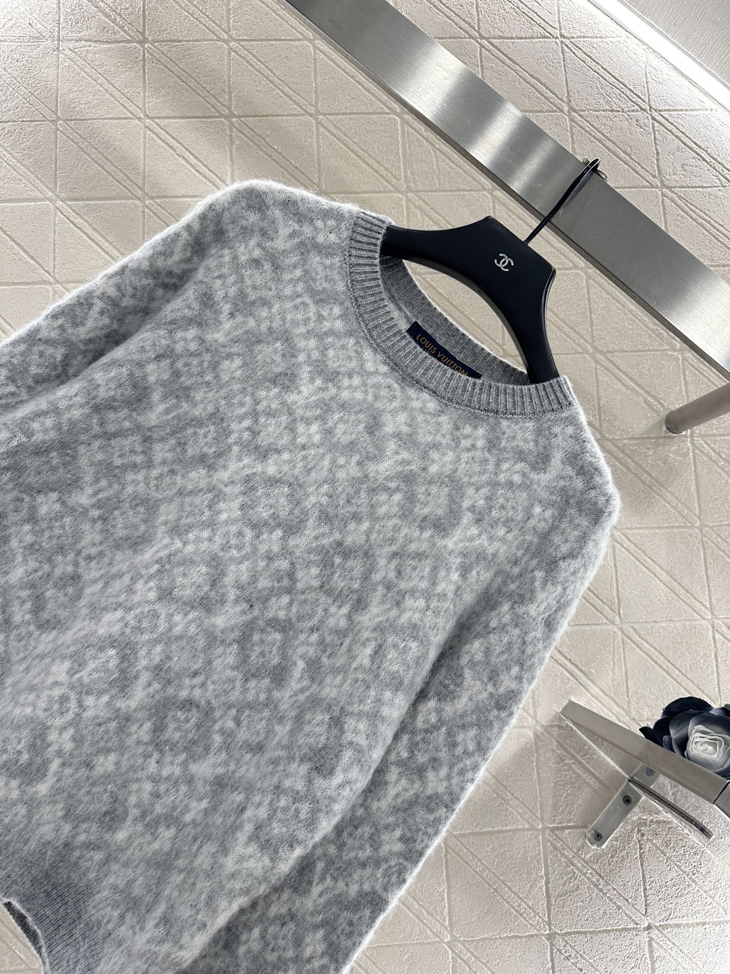 Jacquard round neck pullover sweater