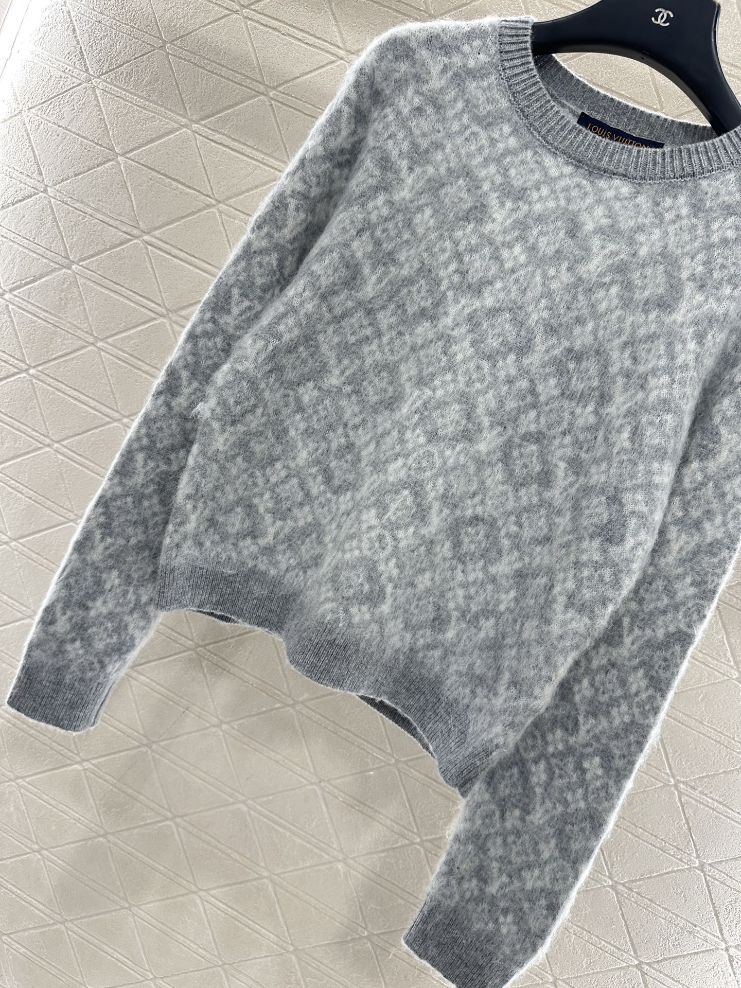Jacquard round neck pullover sweater