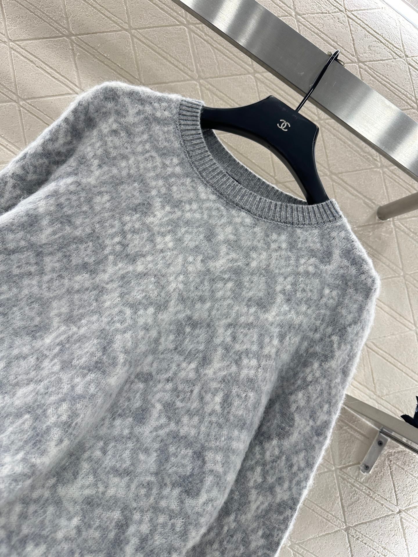 Jacquard round neck pullover sweater
