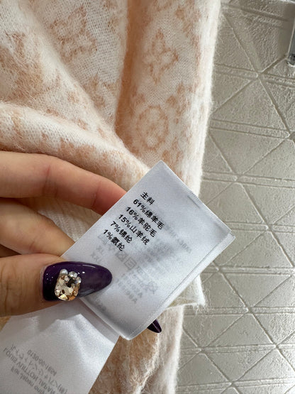 Jacquard round neck pullover sweater