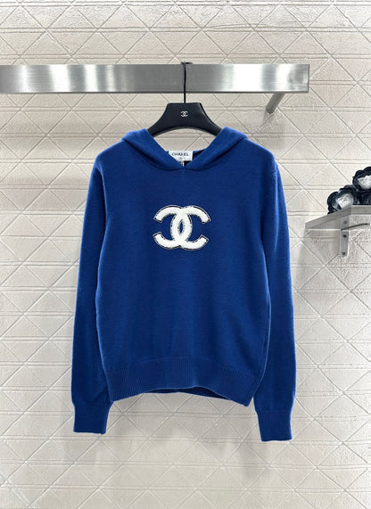 Hooded knitted sweater