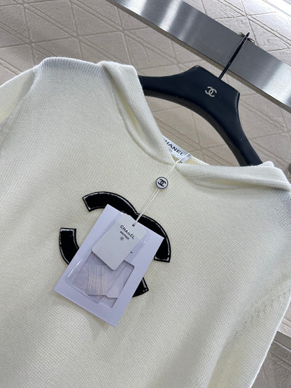 Hooded knitted sweater