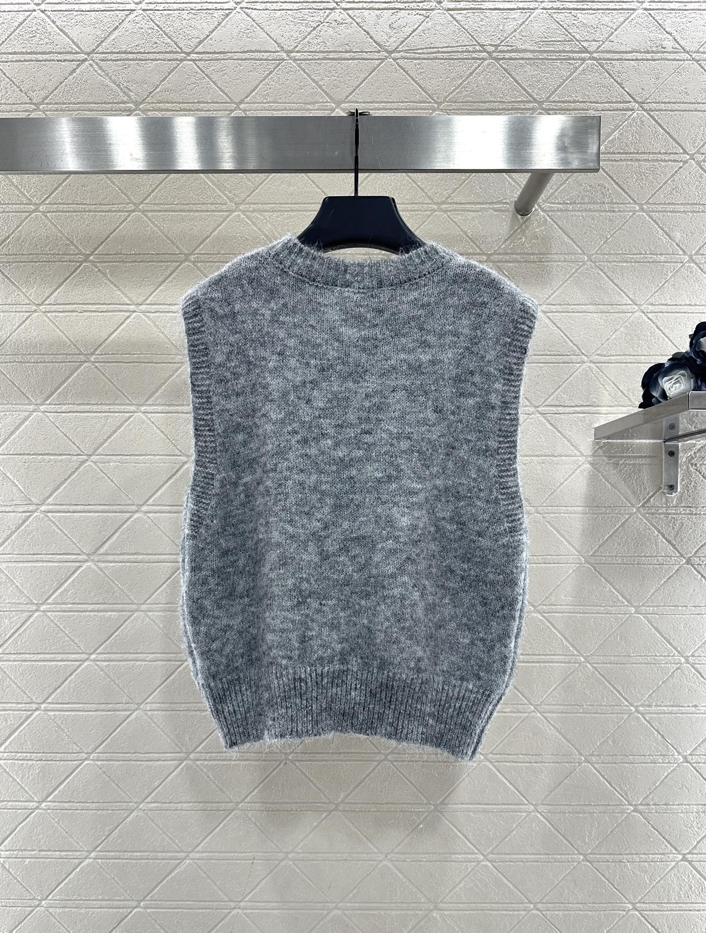 3D flower knitted vest