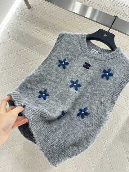 3D flower knitted vest