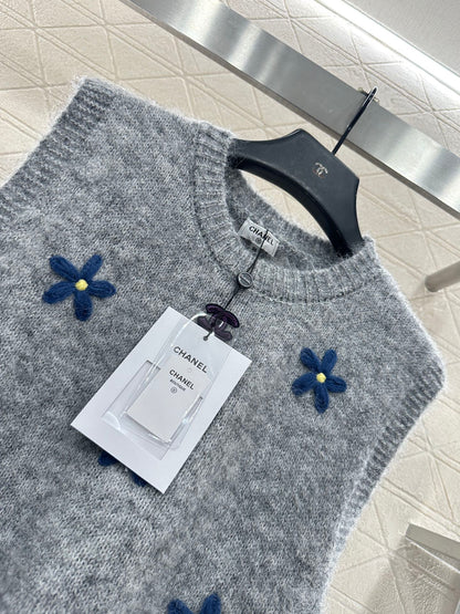 3D flower knitted vest