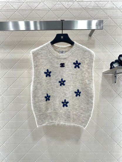 3D flower knitted vest