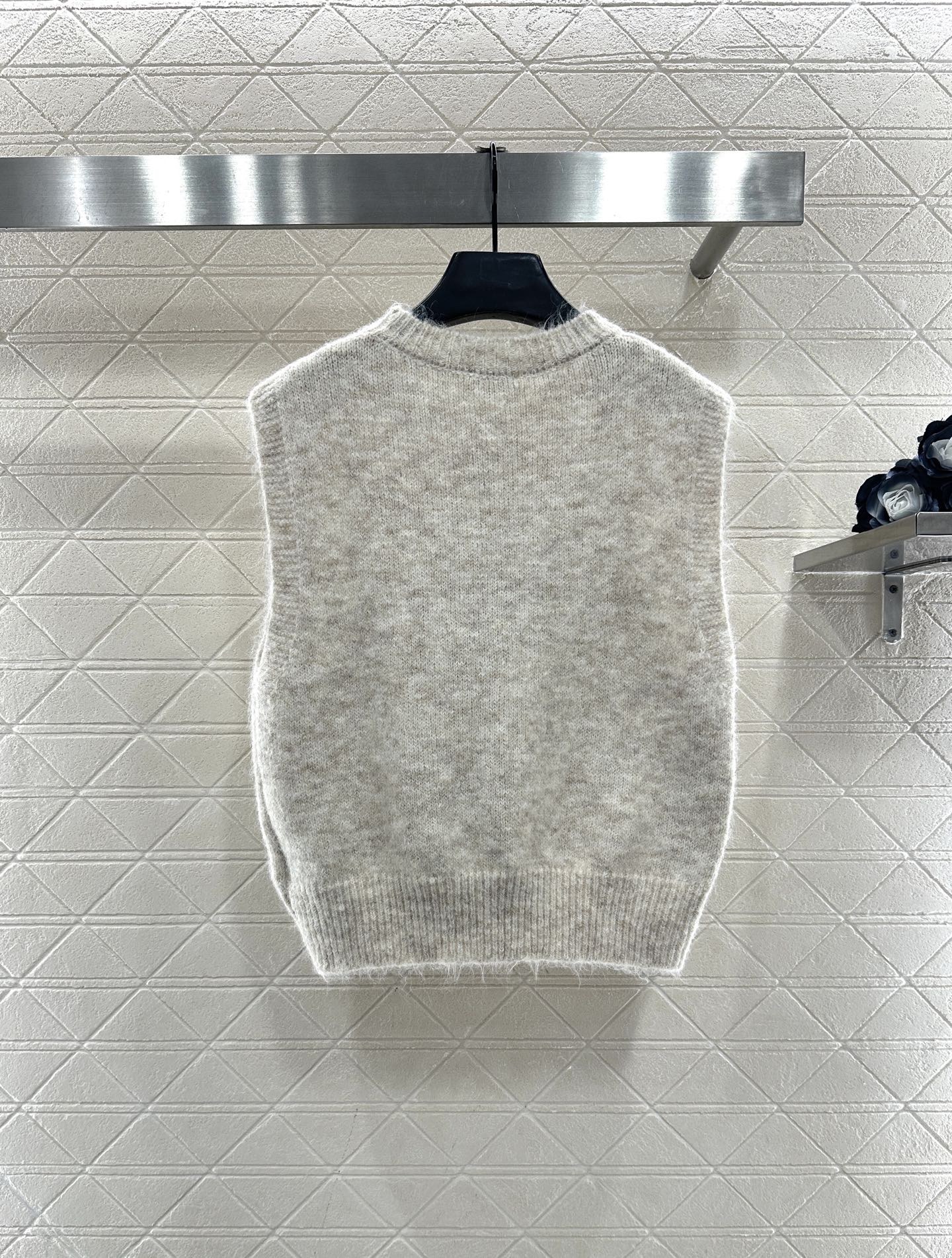 3D flower knitted vest