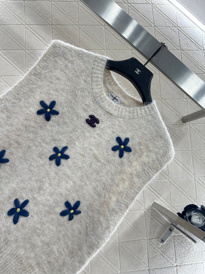 3D flower knitted vest