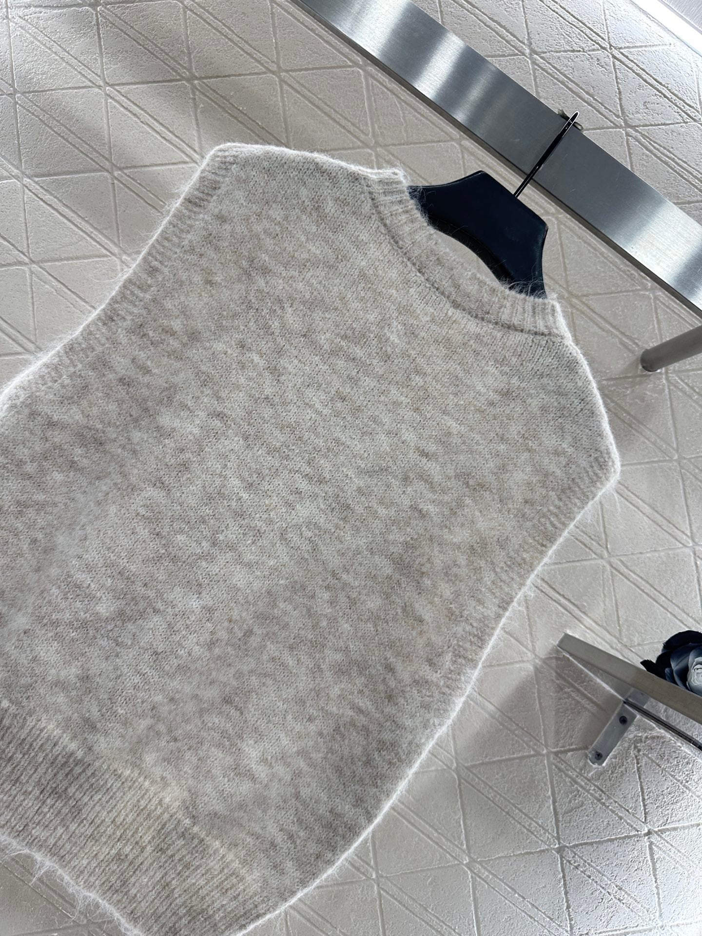 3D flower knitted vest