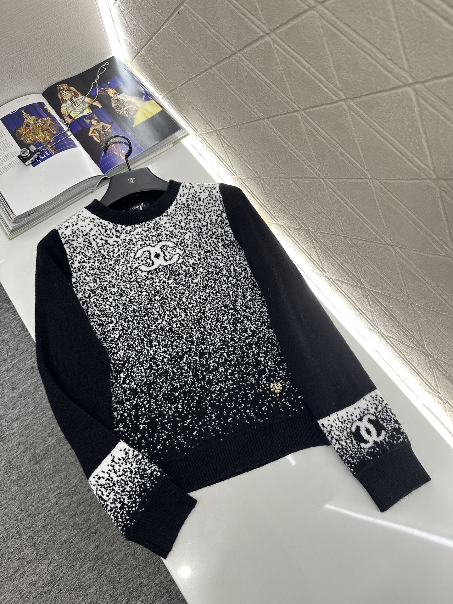 Gradient knitted pullover sweater