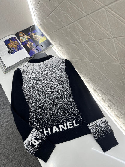 Gradient knitted pullover sweater