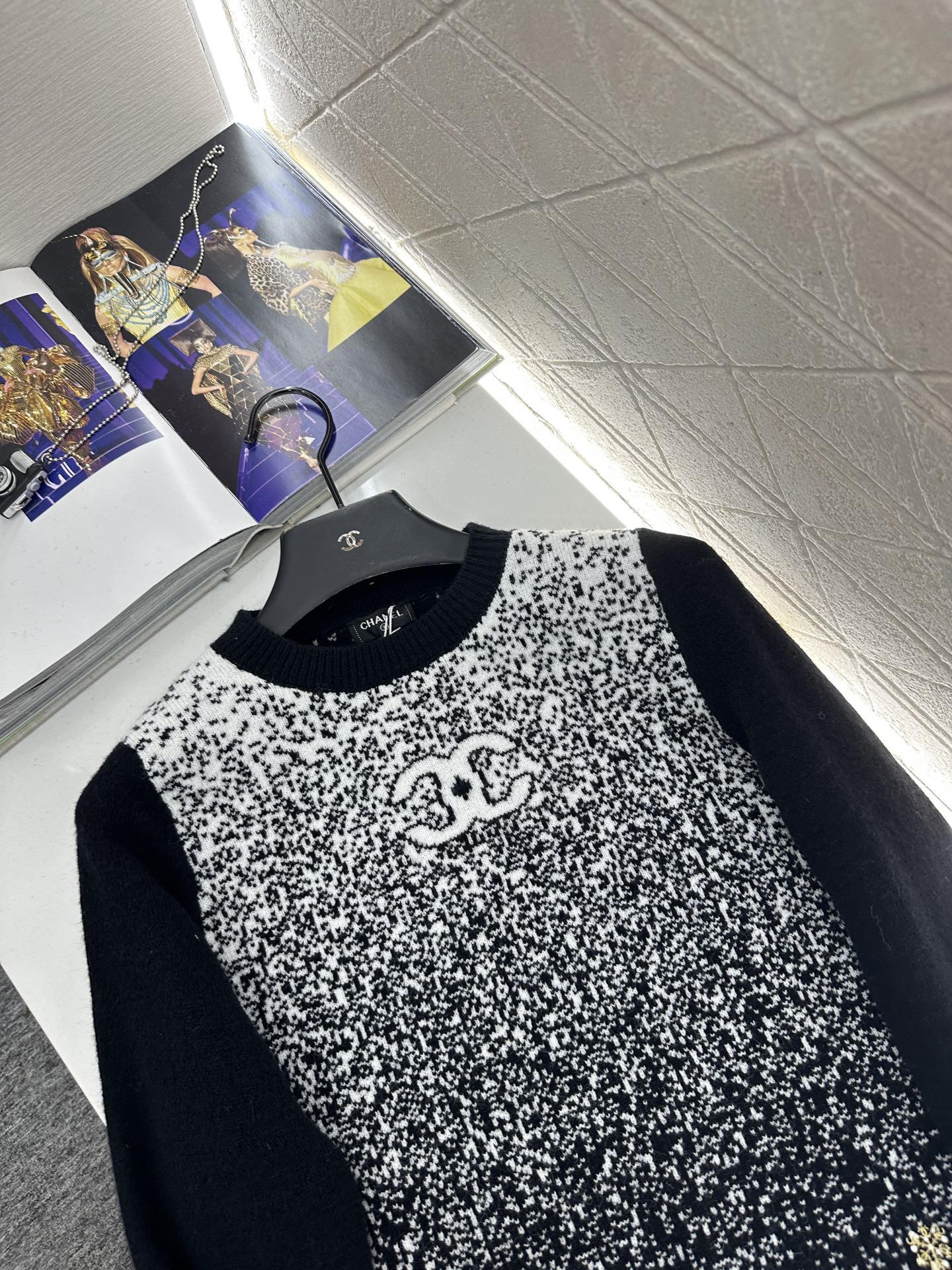 Gradient knitted pullover sweater