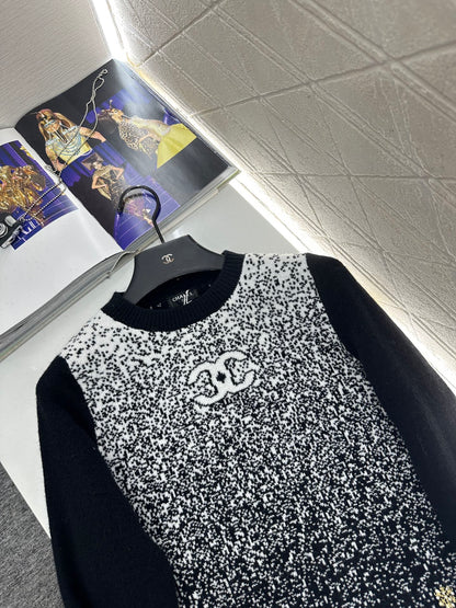 Gradient knitted pullover sweater