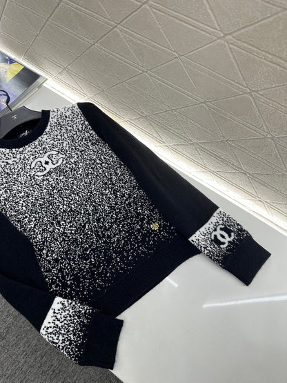 Gradient knitted pullover sweater