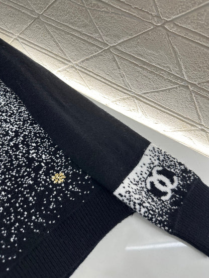 Gradient knitted pullover sweater