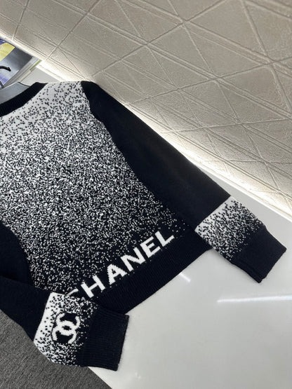 Gradient knitted pullover sweater