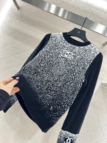 Gradient knitted pullover sweater