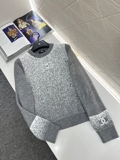 Gradient knitted pullover sweater