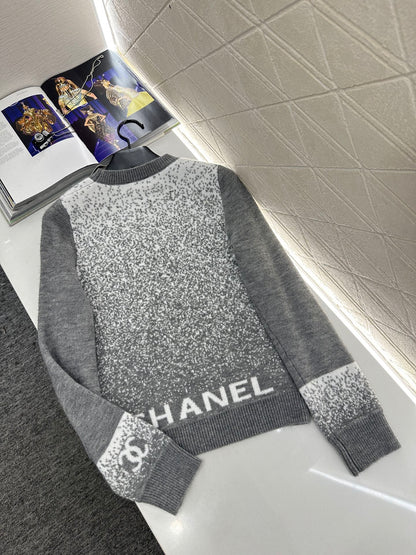 Gradient knitted pullover sweater