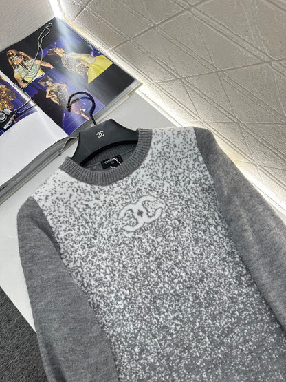 Gradient knitted pullover sweater