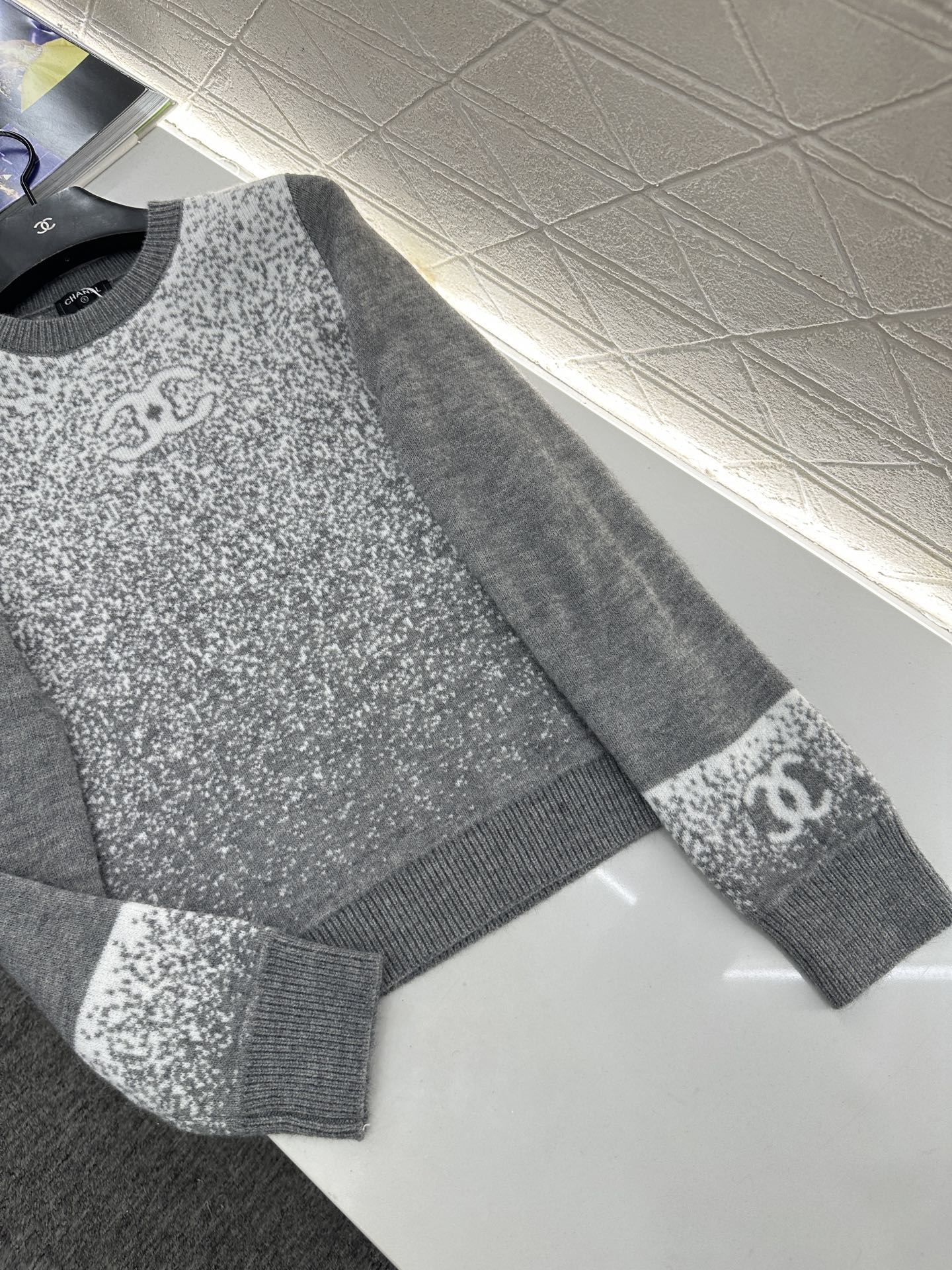 Gradient knitted pullover sweater