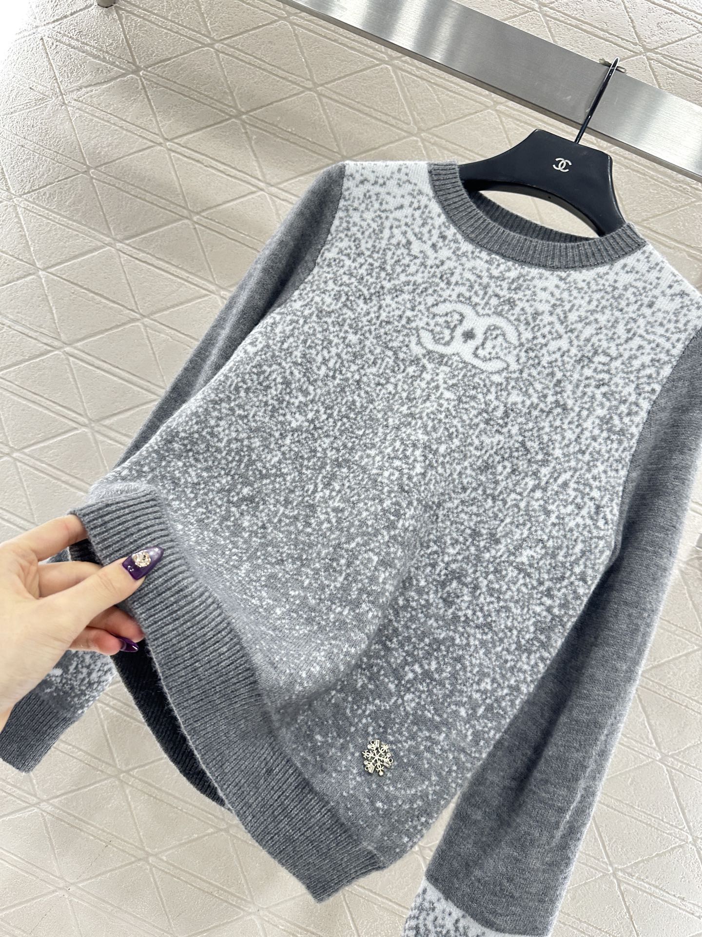 Gradient knitted pullover sweater