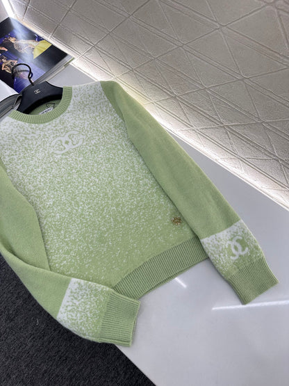 Gradient knitted pullover sweater