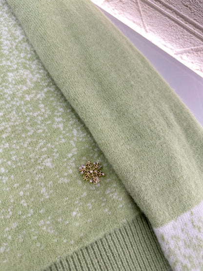 Gradient knitted pullover sweater