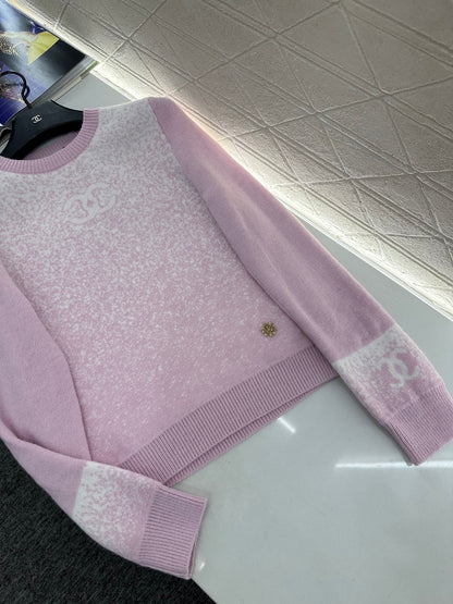 Gradient knitted pullover sweater