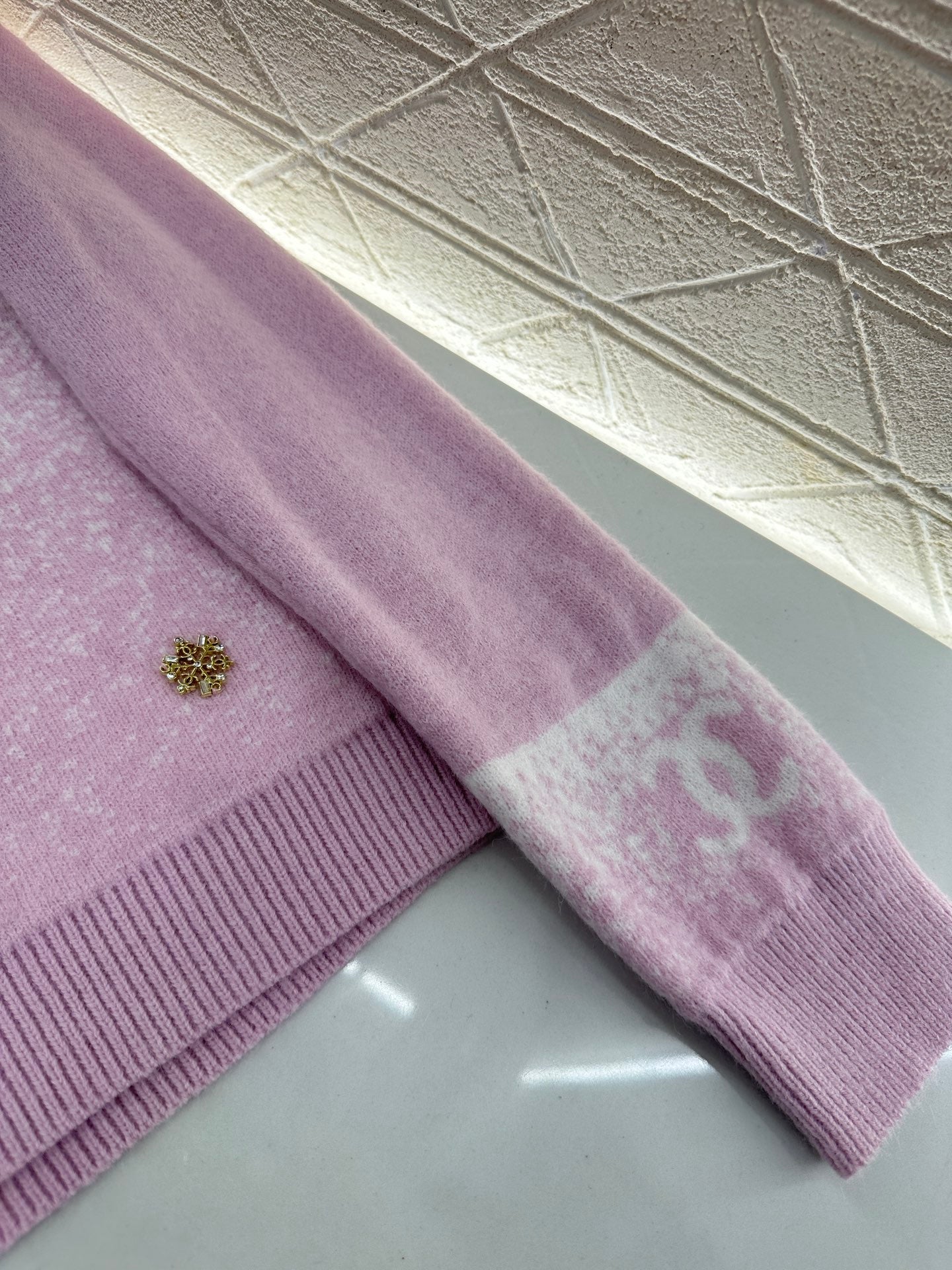 Gradient knitted pullover sweater