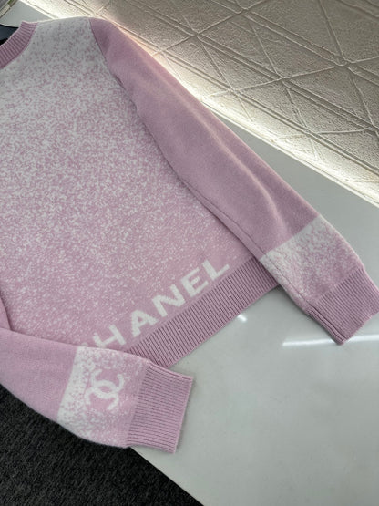 Gradient knitted pullover sweater