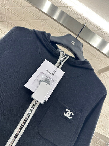 Knitted zipper sweater