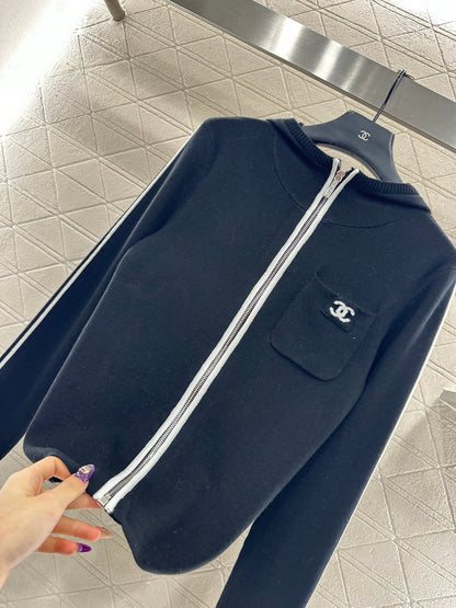 Knitted zipper sweater