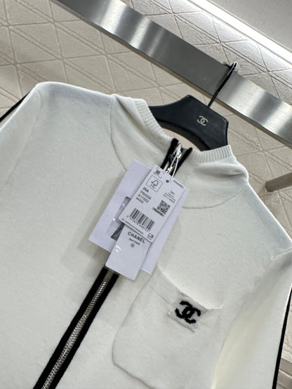 Knitted zipper sweater