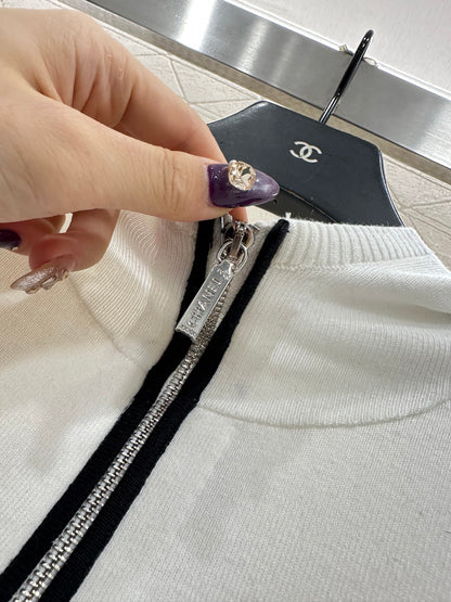 Knitted zipper sweater