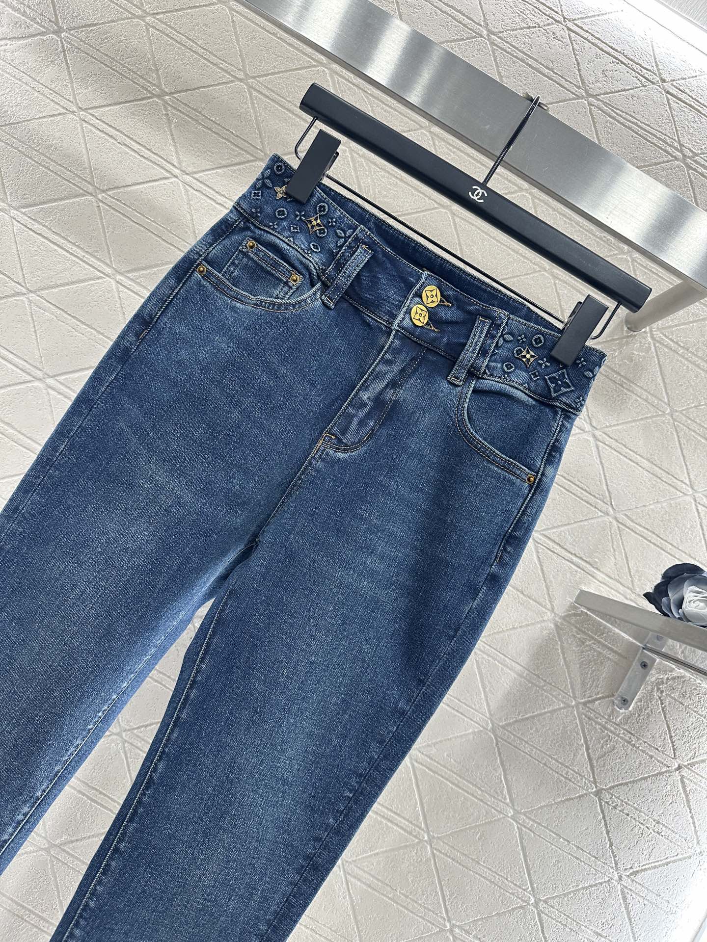 Retro velvet pencil jeans