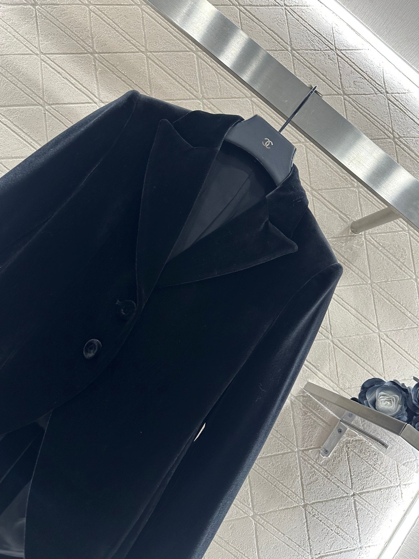 Irregular hem velvet suit jacket