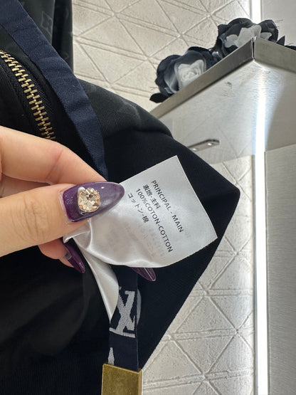 Dark pattern drawstring set